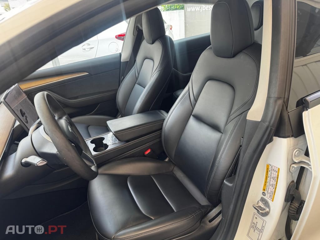 Tesla Model 3 Standard Range Plus RWD