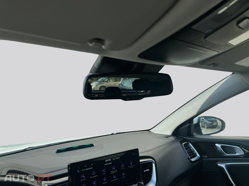 Kia Xceed HYB 1.6 GDI ISG PHEV BCK&WHT EDITION DCT6