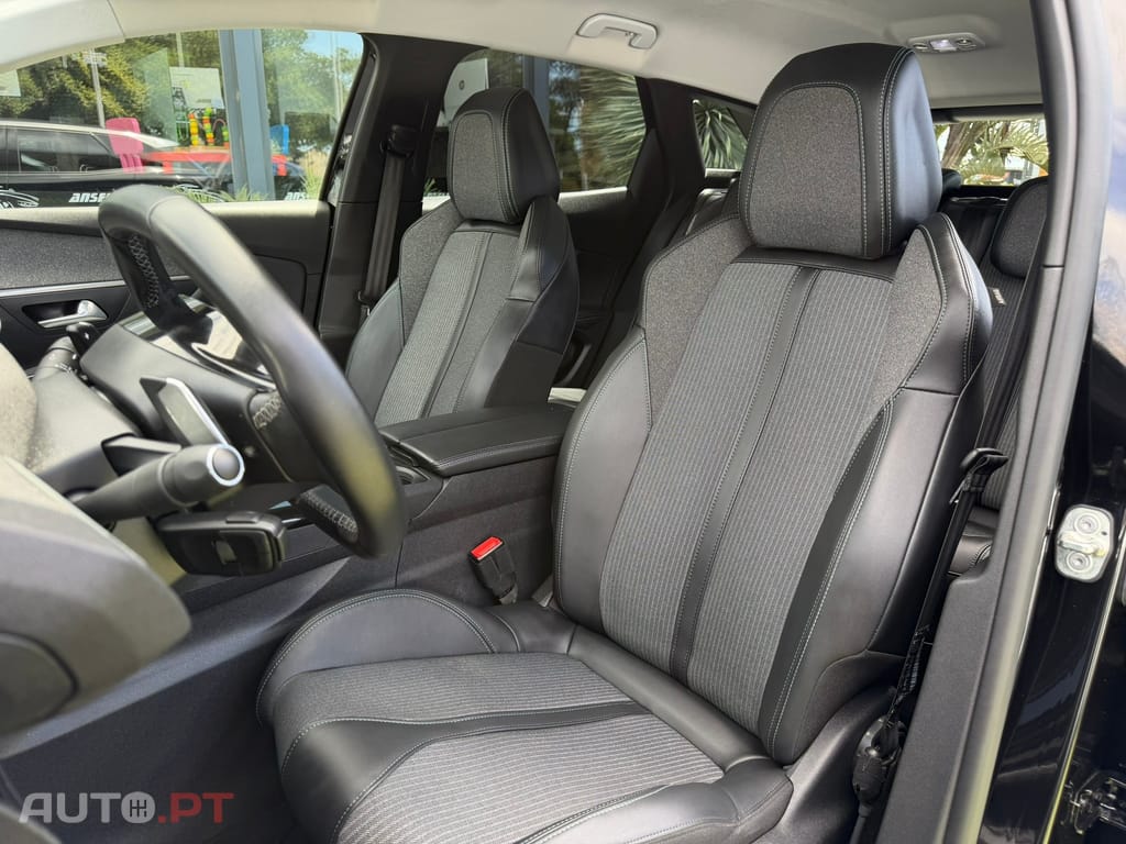 Peugeot 3008 1.6 Hybrid Allure e-EAT8