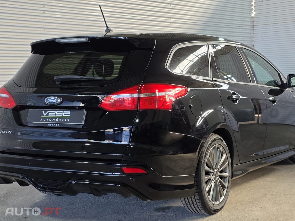 Ford Focus SW 1.5 TDCi EcoBlue ST-Line