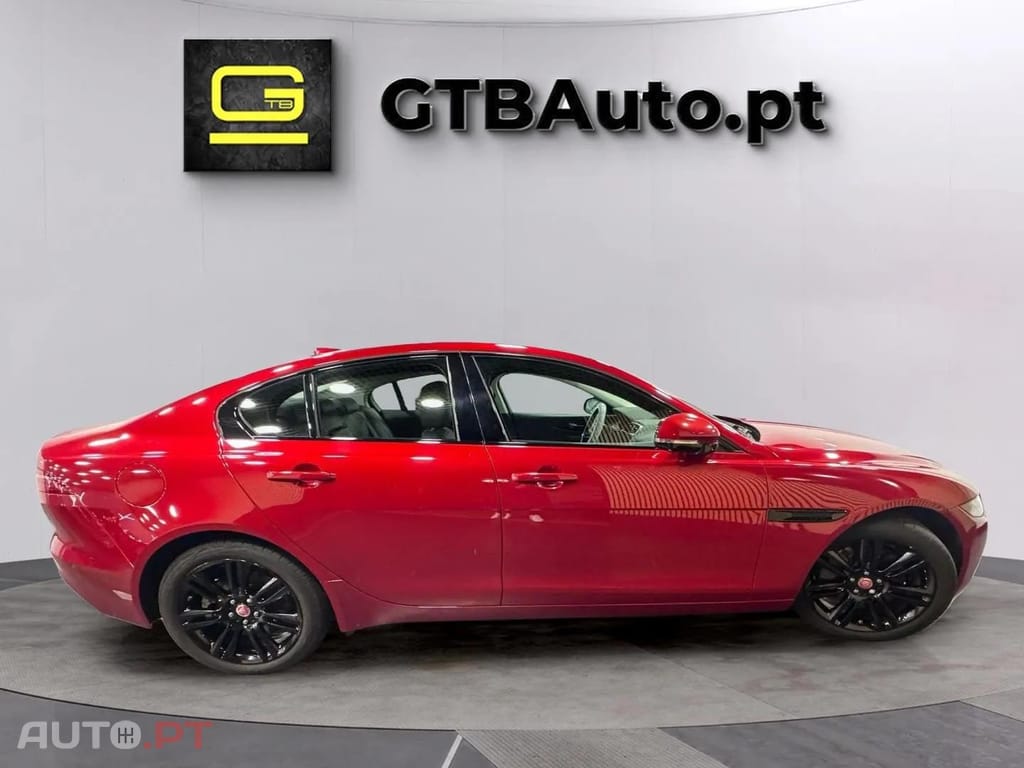 Jaguar XE 200d R Dynamic RED 