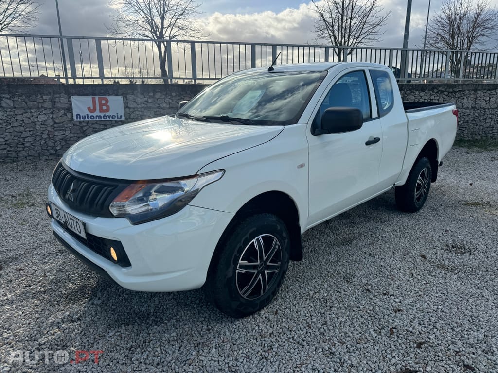 Mitsubishi L200 2.4 DI-D Club Invite 4WD