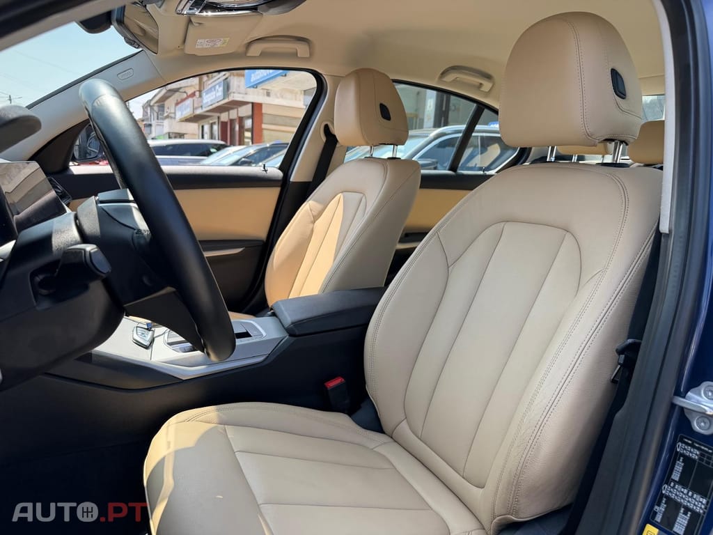 BMW 330 e Line Sport Auto