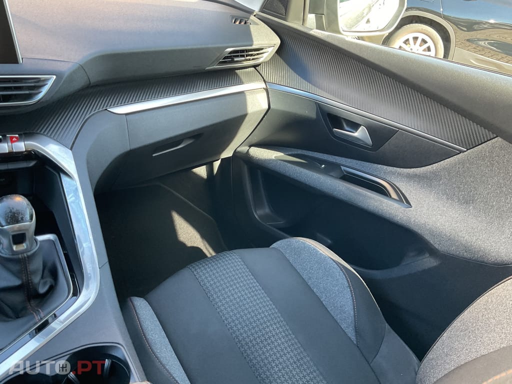 Peugeot 3008 1.6 BlueHDi Active