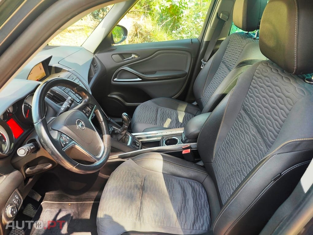 Opel Zafira Cosmos 135cv 7Lugares / 146€ mês
