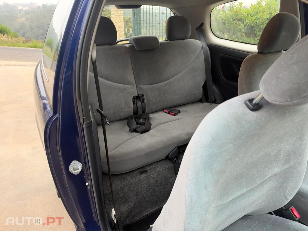 Toyota Yaris 1.0 VVT-I