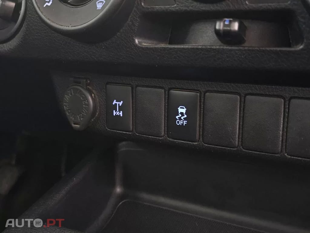 Toyota Hilux 2.4 D-4D 4WD CD CM