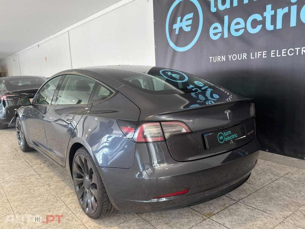 Tesla Model 3 Performance Dual Motor AWD — fotografia 4