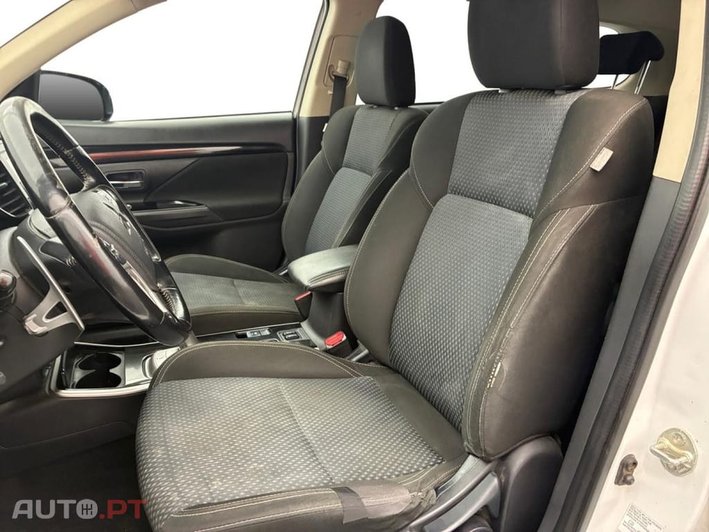 Mitsubishi Outlander 2.4 PHEV Twin Motor Business 4WD