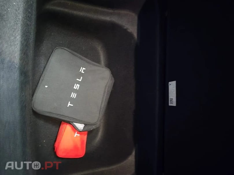 Tesla Model Y Long Range Dual Motor AWD