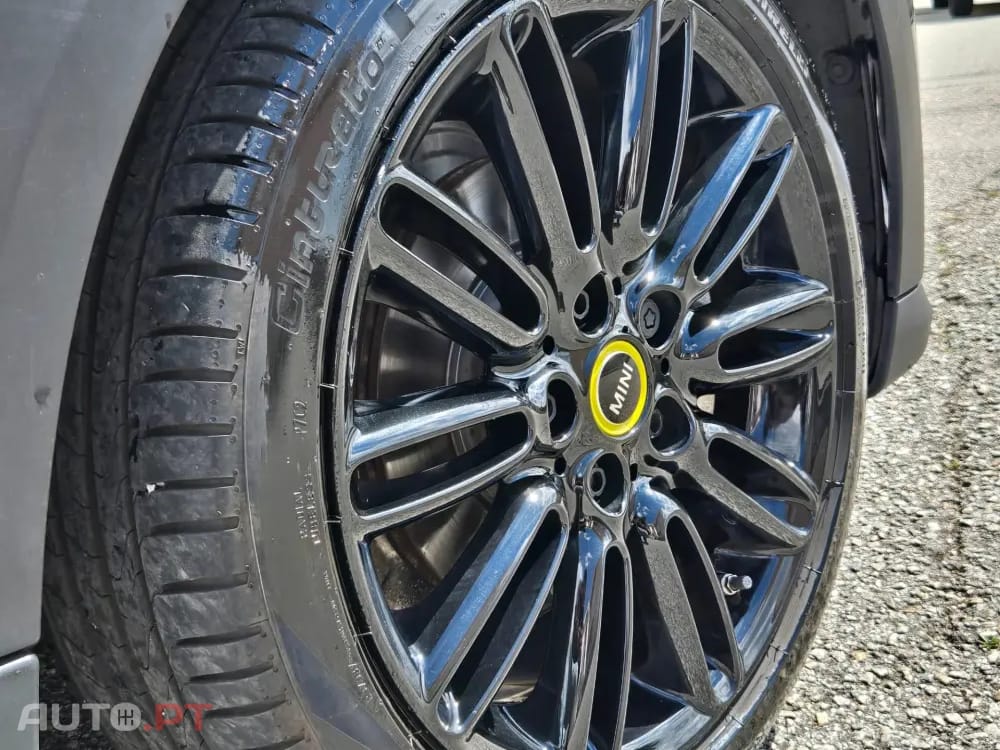 MINI Cooper Cooper SE Premium P. Resolute Edition