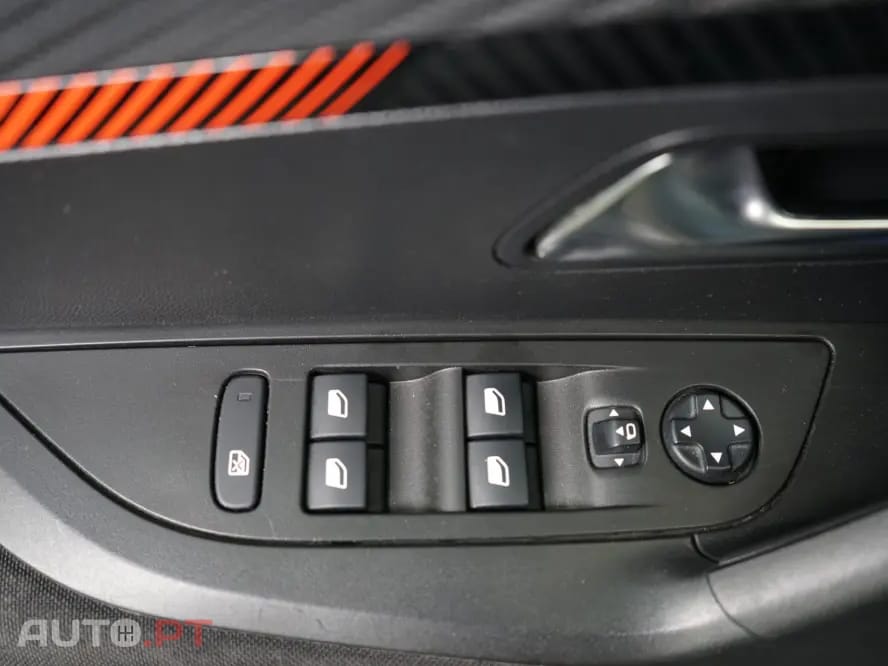 Peugeot 2008 1.2 PureTech Allure Pack