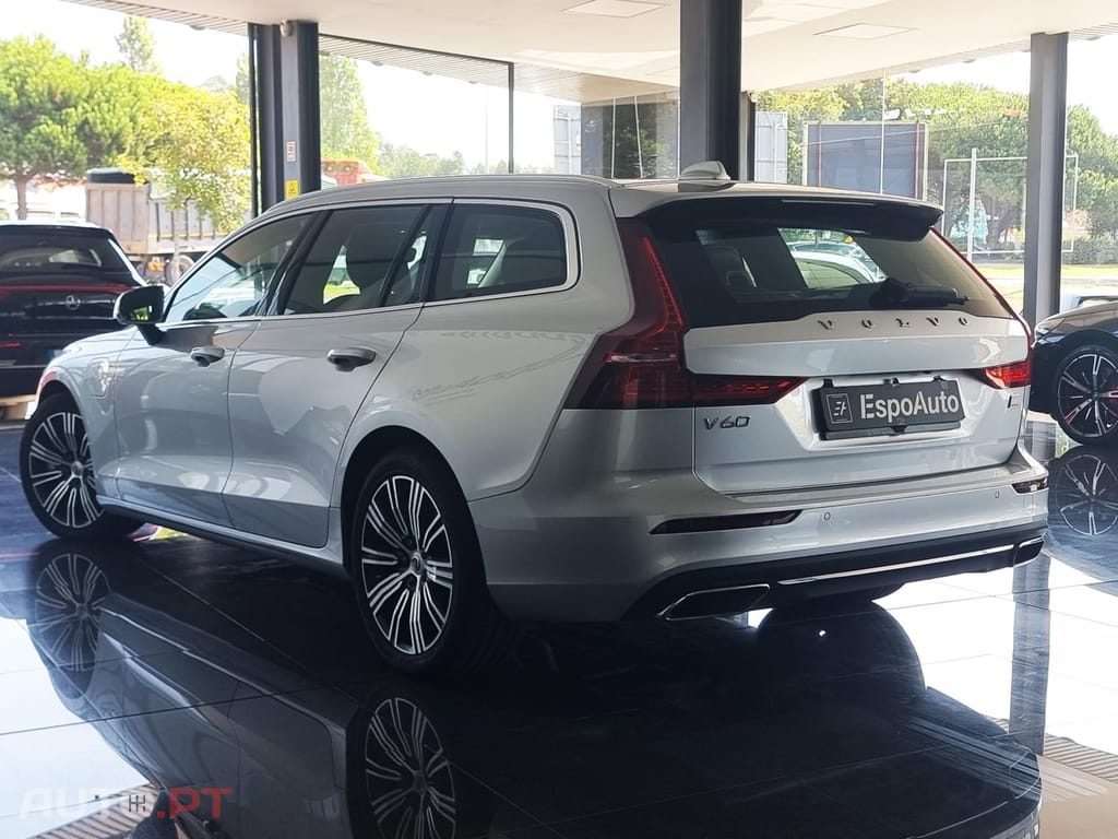 Volvo V60 2.0 T6 AWD TE Inscription Expression — fotografia 4
