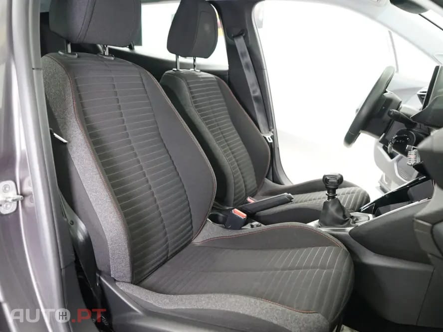 Peugeot 2008 PureTech 100 Style