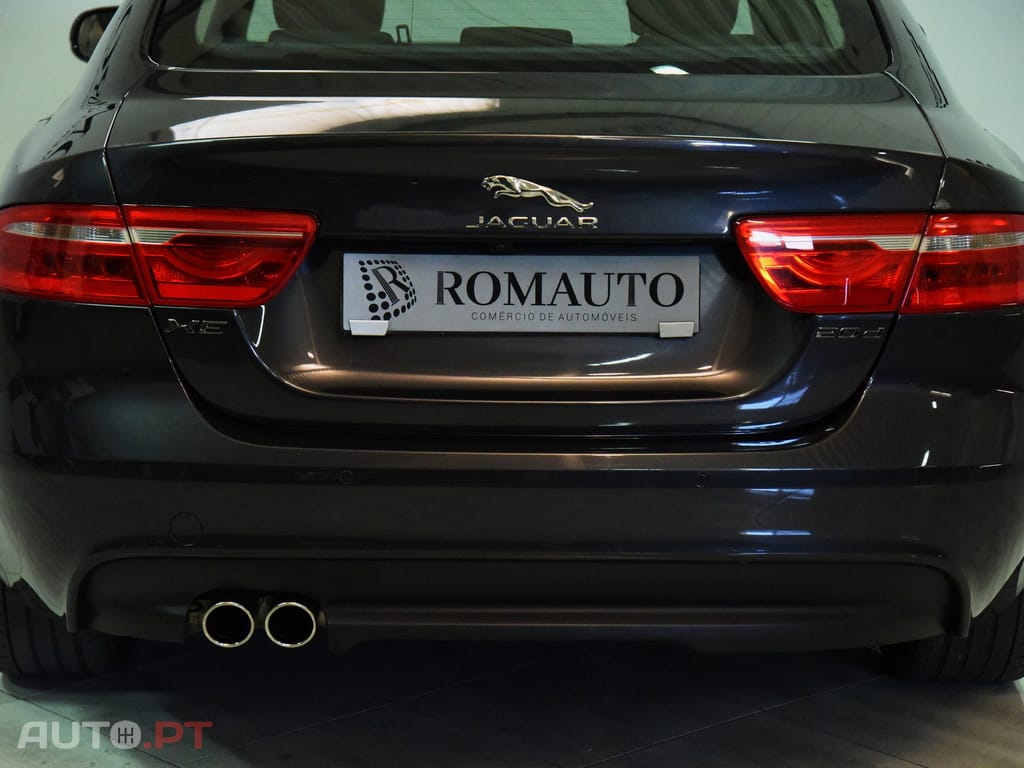 Jaguar XE 2.0 D Portfolio Aut.