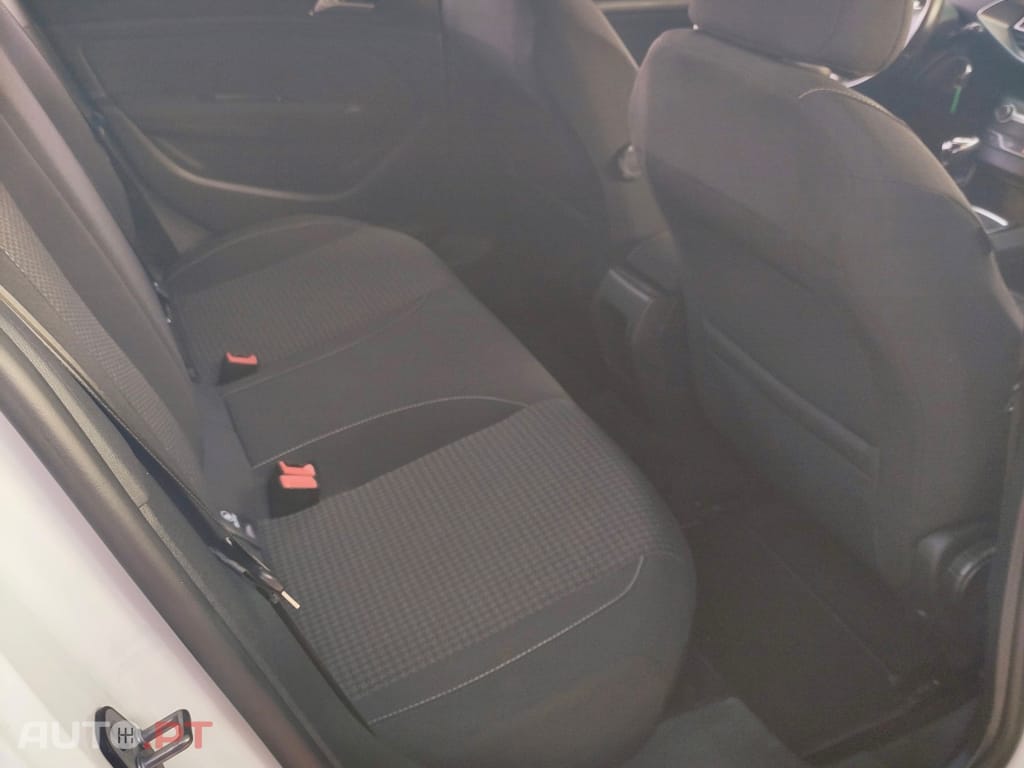 Peugeot 308 1.5 BlueHDi Business Line