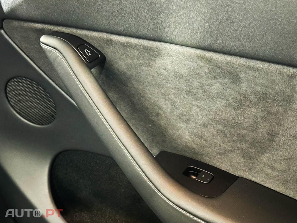 Tesla Model Y Long Range Dual Motor AWD