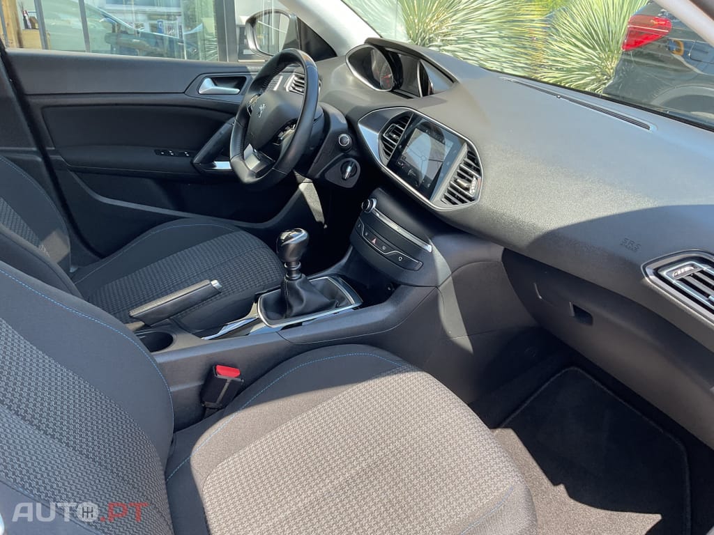 Peugeot 308 1.5 BlueHDi Style