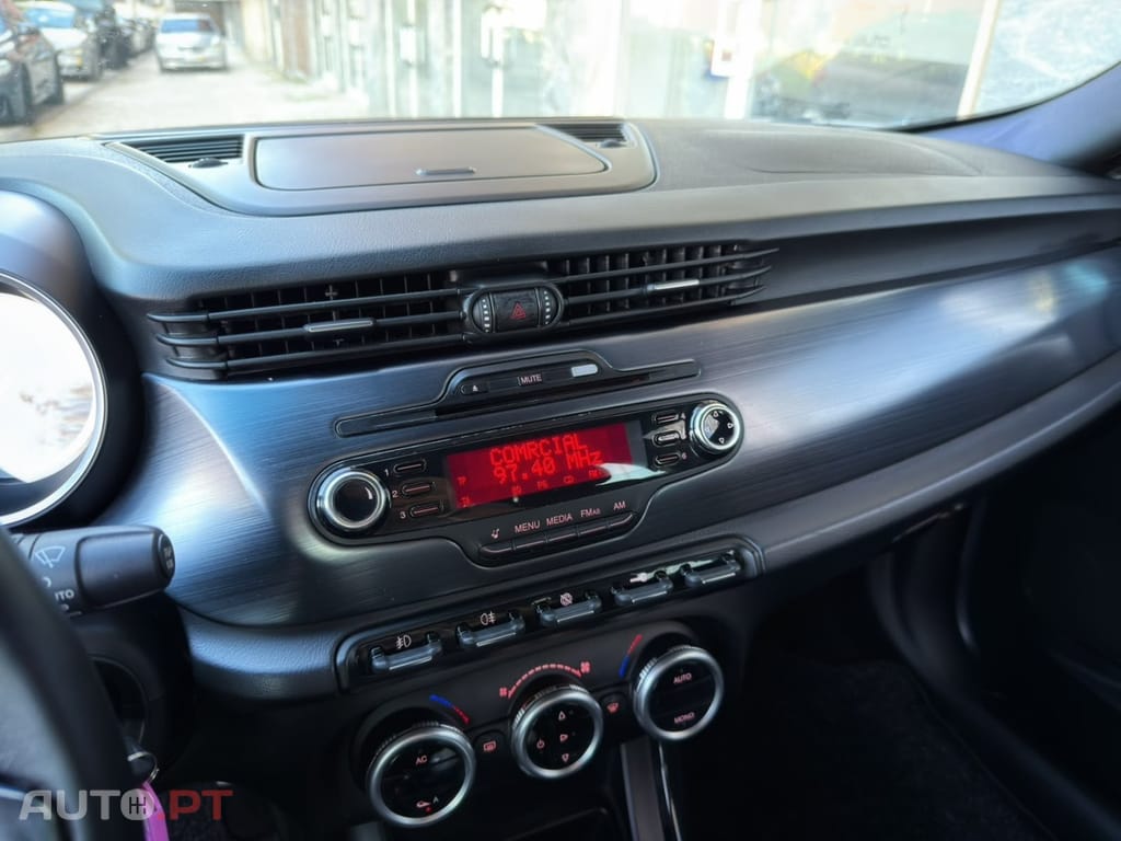 Alfa Romeo Giulietta 1.6 JTDm Distinctive 57X