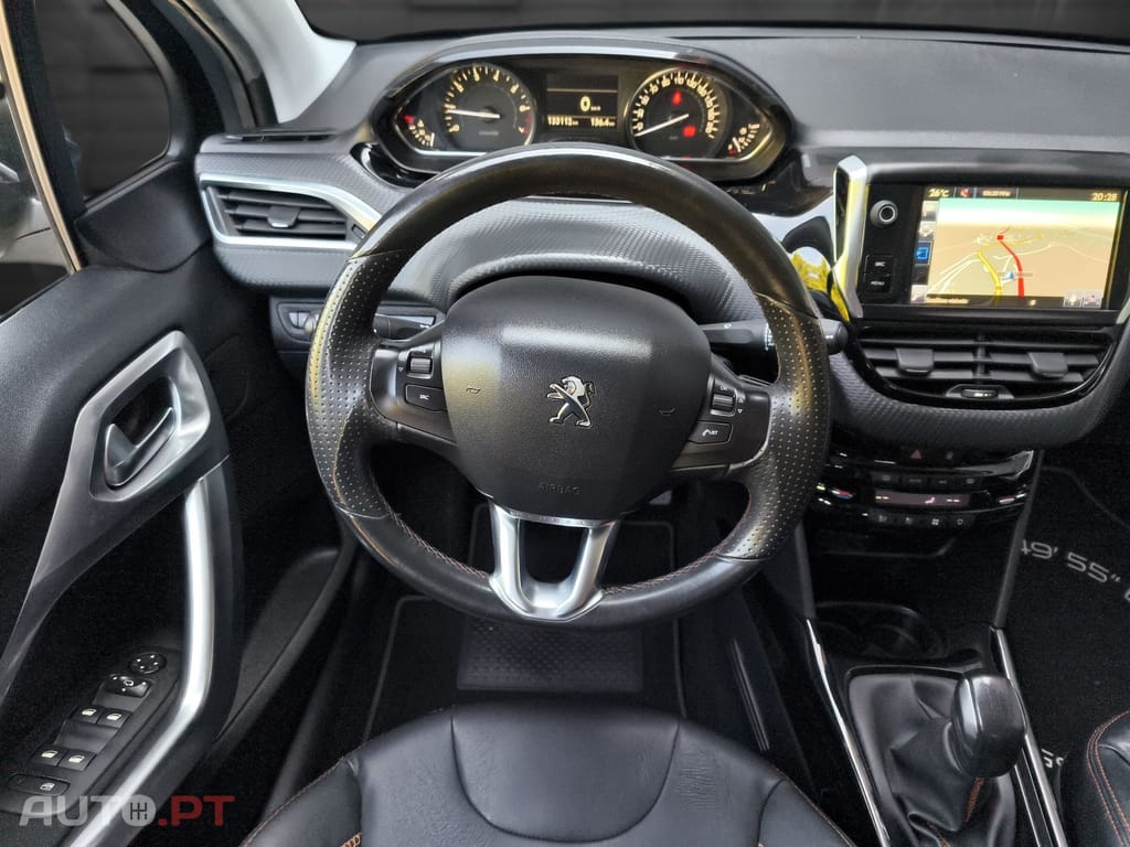 Peugeot 2008 1.2 PureTech Crossway