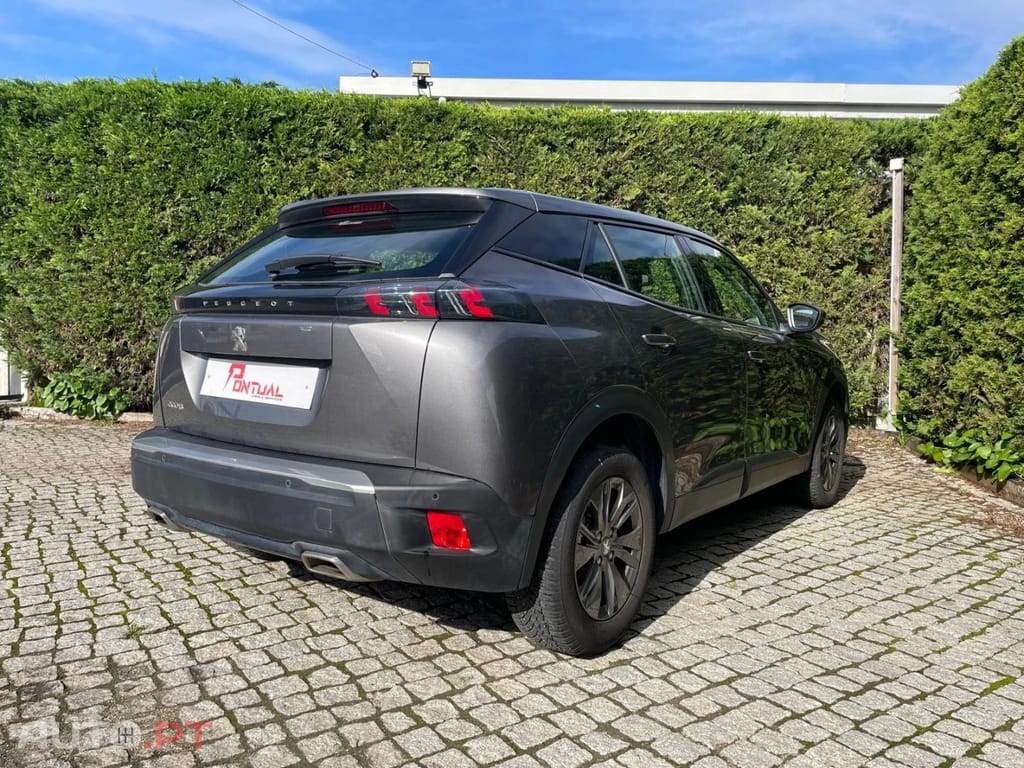 Peugeot 2008 1.2 PureTech Active Pack EAT8 — fotografia 3