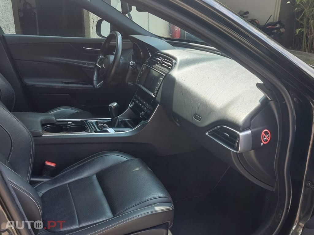 Jaguar XE 2.0 D R-Sport