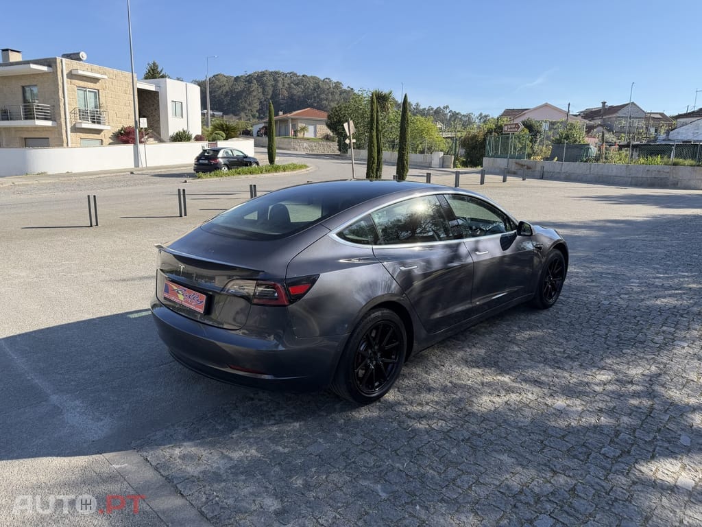 Tesla Model 3 Standard Range Plus RWD