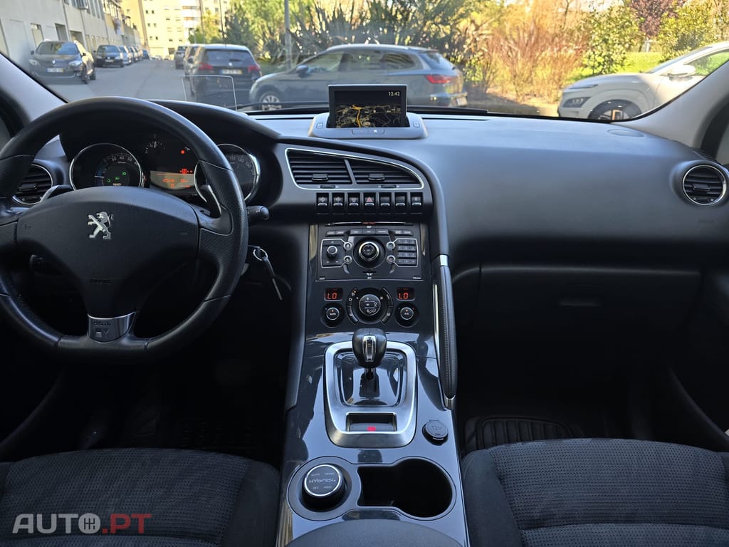 Peugeot 3008 2000 HDi hybrid4