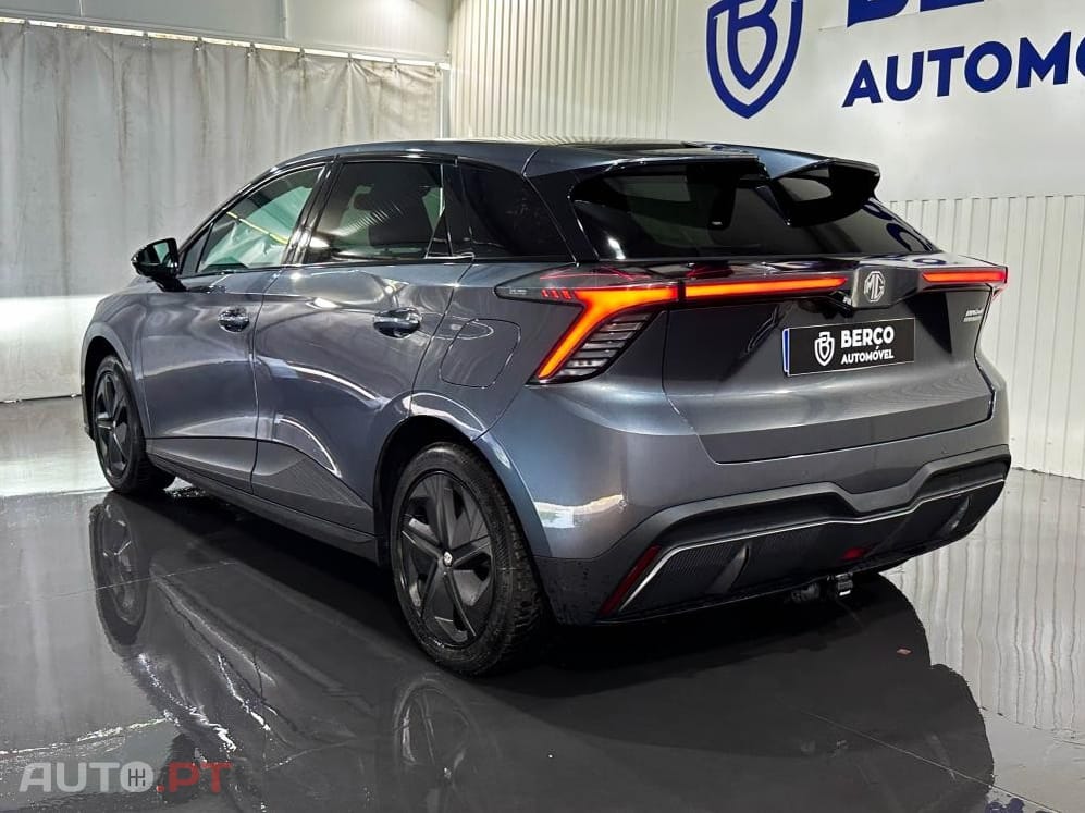 MG MG4 64 kWh Luxury