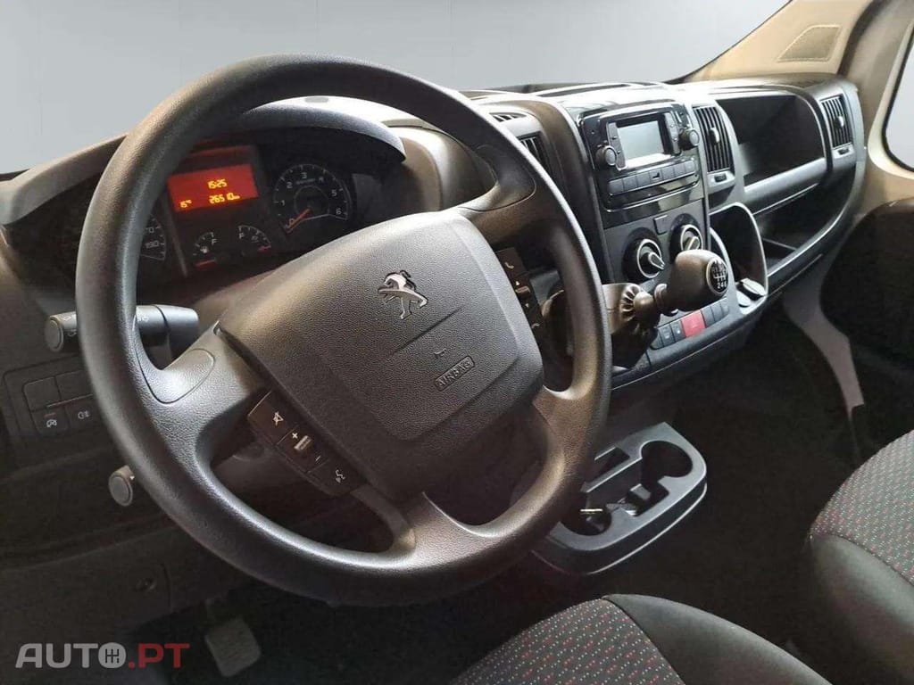 Peugeot Boxer 2.2 BlueHDi 165 S&S 