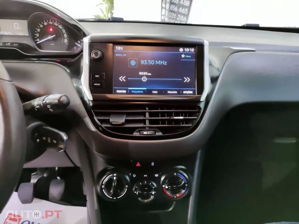Peugeot 208  Puretech 82 Stop Start Signature
