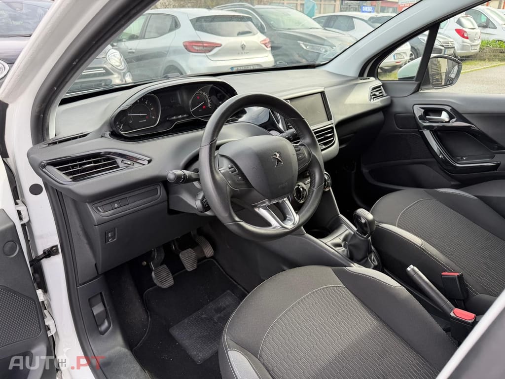 Peugeot 208 1.6 BlueHDi Style