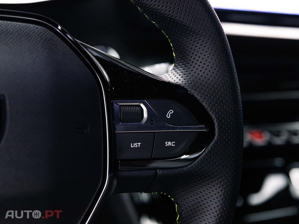 Peugeot E-2008 54 kWh GT