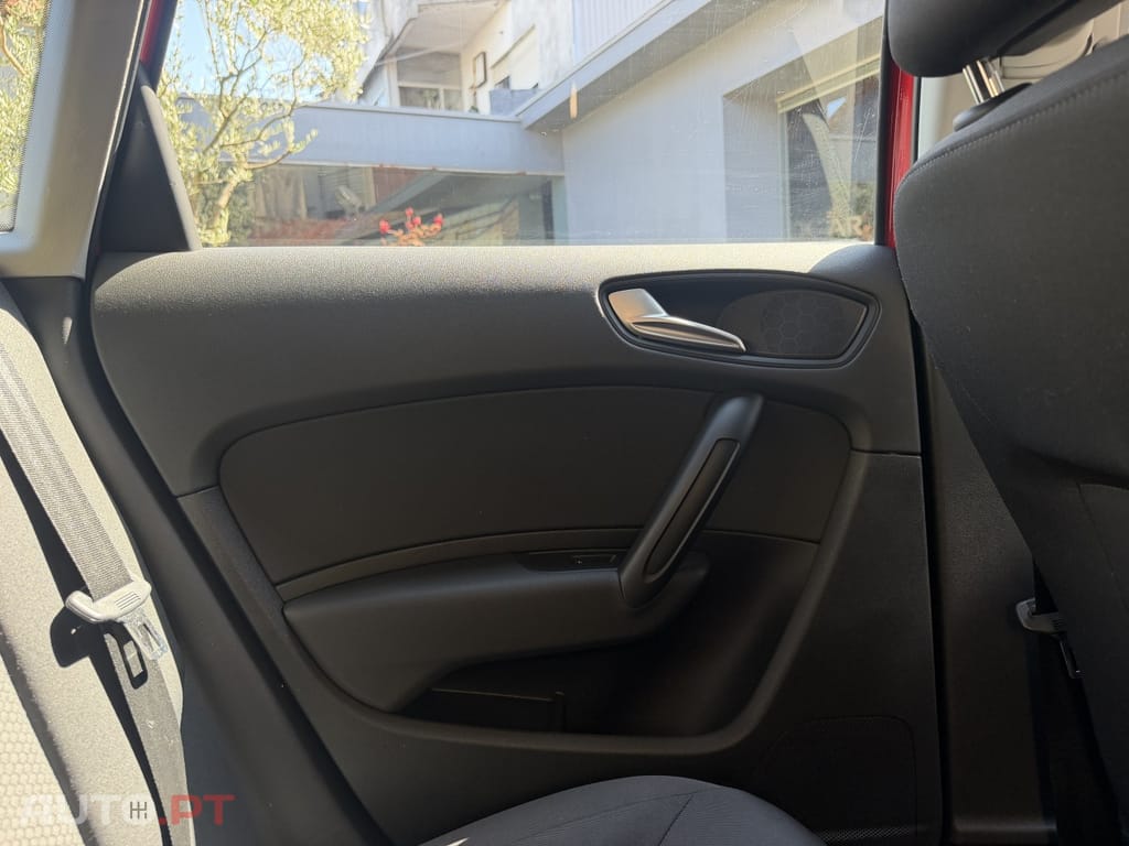Audi A1 1.6 TDI S-line — fotografia 10