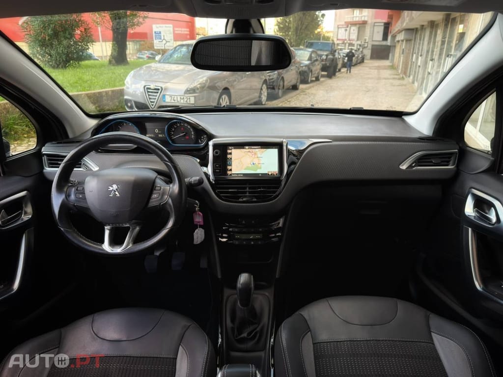 Peugeot 2008 1.2 PureTech Allure