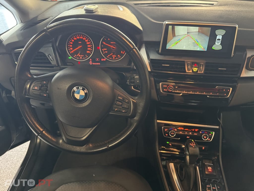 BMW 216 d Line Luxury Auto — fotografia 10