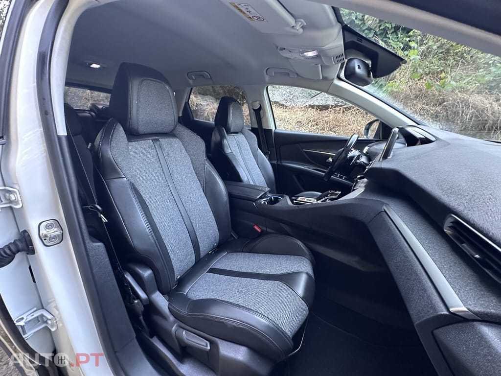 Peugeot 3008 1.2 PureTech Allure EAT8