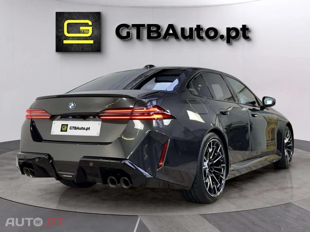 BMW M5 I.V.A DEDUTÍVEL