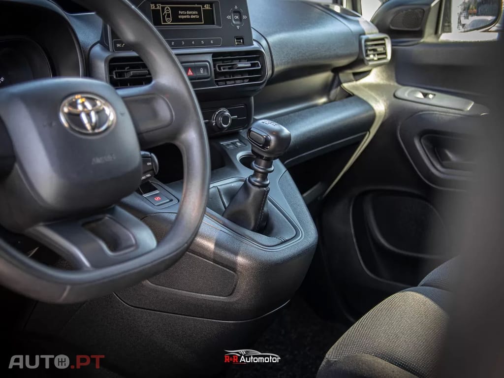 Toyota Proace Proace City 1.5D L1 Comfort - IVA DEDUTÍVEL