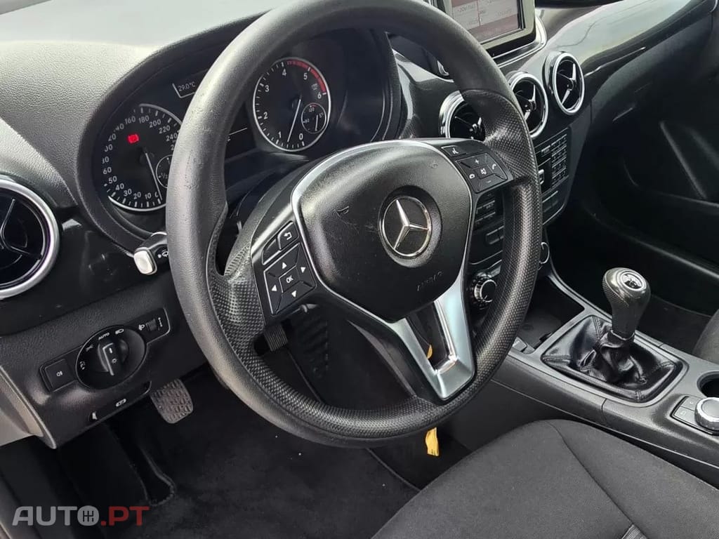 Mercedes-Benz A 200 CDI (BlueEFFICIENCY) Urban