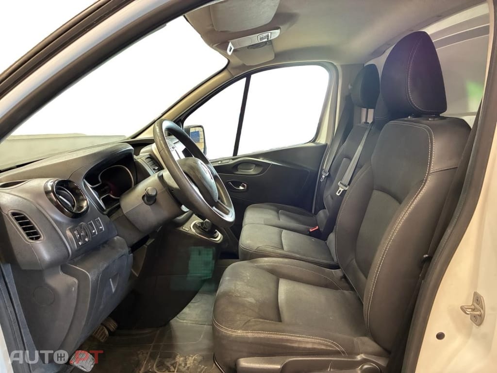 Renault Trafic 2.0 dCi L2H1 1.3T Grand Confort