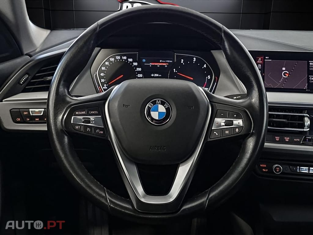 BMW 216 d Line Sport — fotografia 8