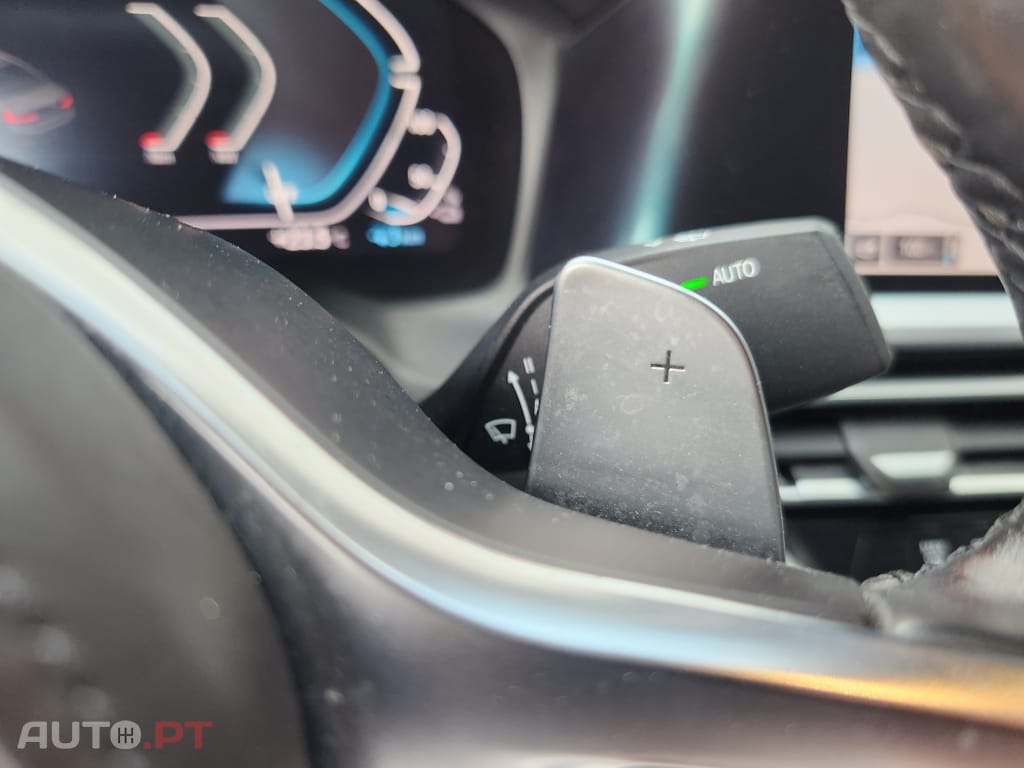 BMW 330 e Line Sport Auto