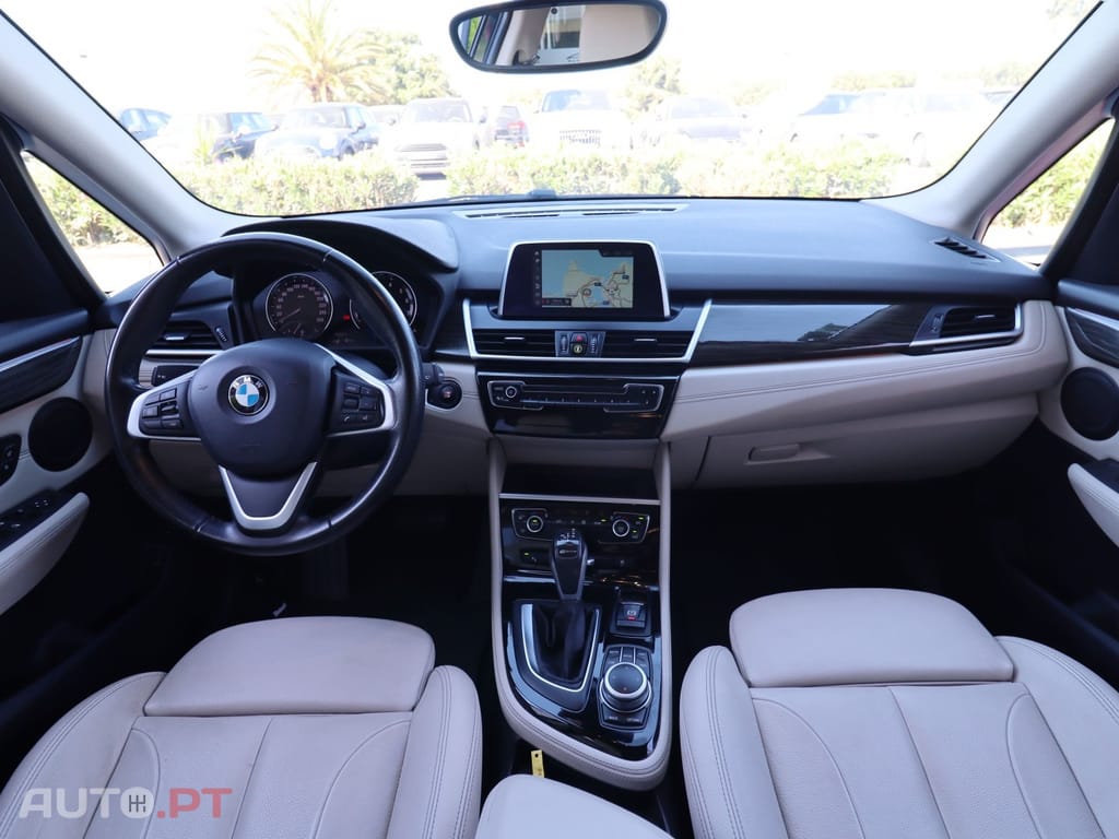 BMW 225 Line Luxury