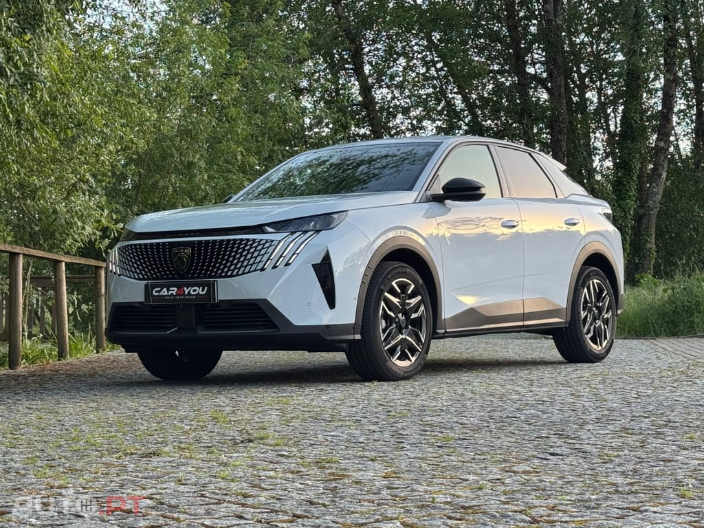 Peugeot 3008 1.2 Hybrid Allure e-DCS6