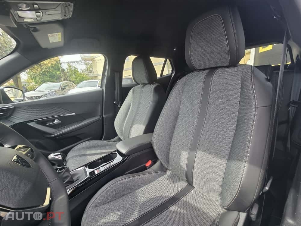 Peugeot 2008 PureTech 100 Allure