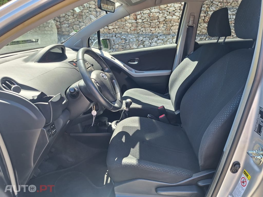 Toyota Yaris 1.0 VVT-i Sport