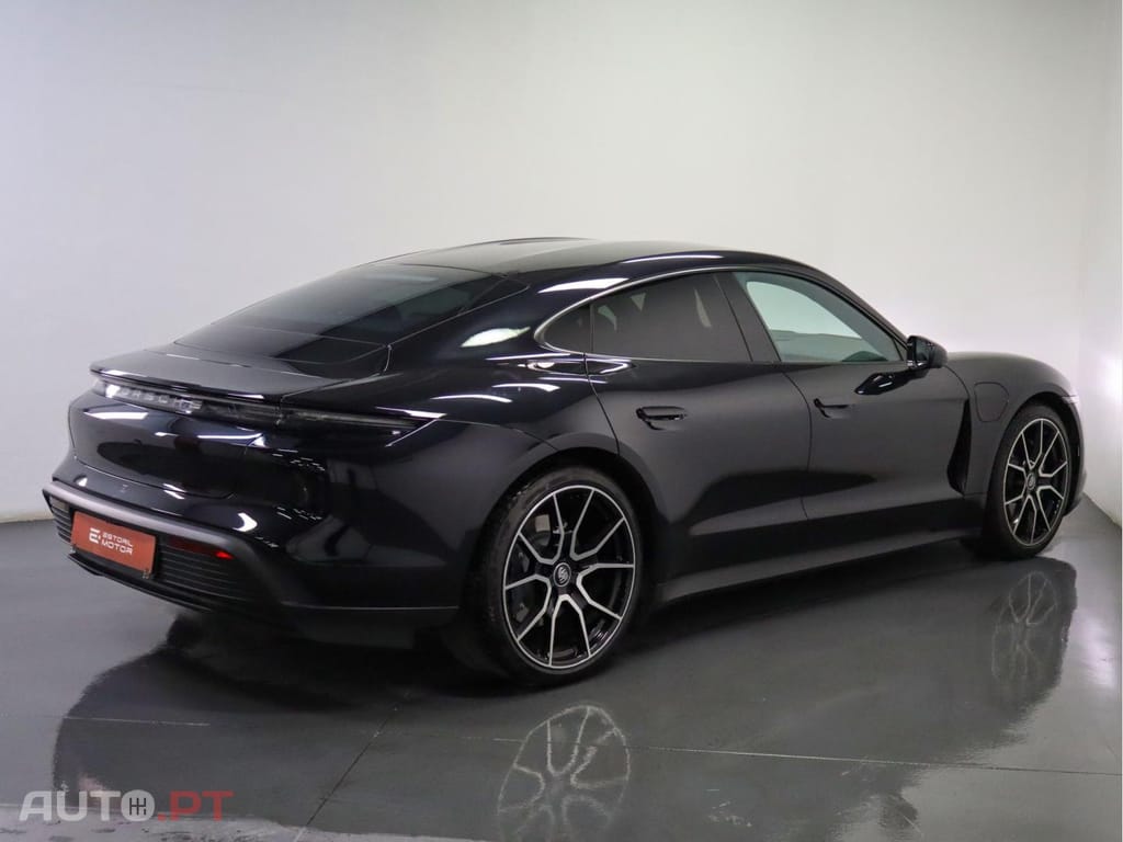 Porsche Taycan Standard