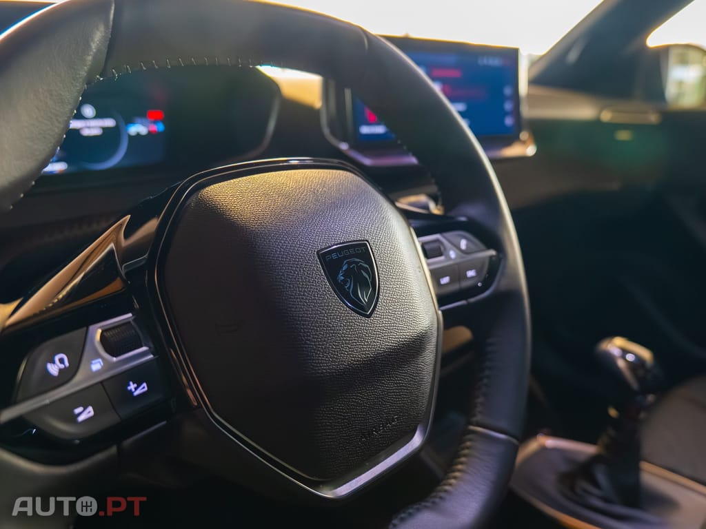 Peugeot 2008 1.2 PureTech Allure