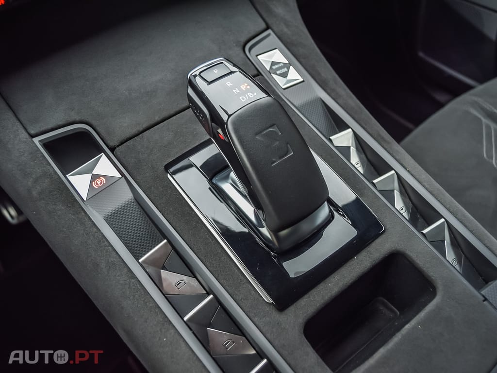 DS DS7 Crossback E-Tense Performance Line+ EAT8